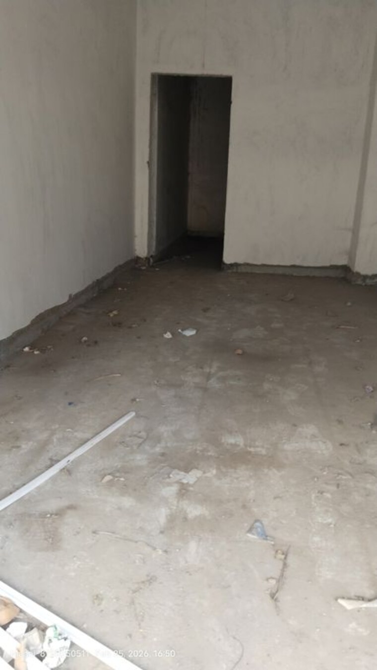 Room, gaurs-siddhartham Commercial Shop 700 Sq.Ft. In Siddharth Vihar Ghaziabad 10036592