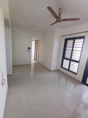 Room in 2 BHK Apartment at Kohinoor Courtyard One, Wakad – for Rent