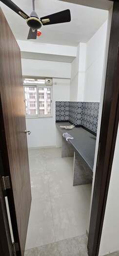 1 BHK + Pooja Room Apartment For Rent in Lodha Amara