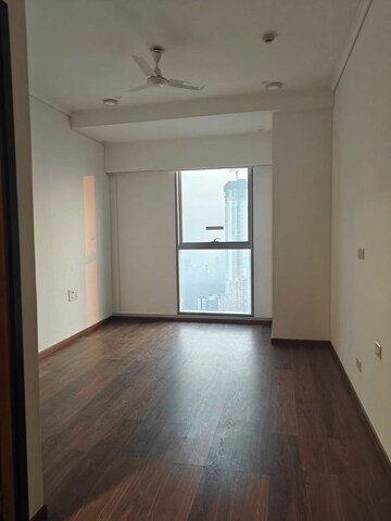 Room in 3 BHK Apartment at Bombay Realty Island city center ICC, Wadala – for Rent