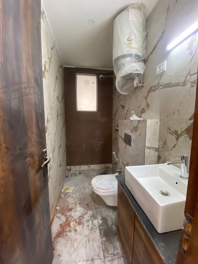 Bathroom, saket 3 Bedroom 1500 Sq.Ft. Builder Floor In Saket Delhi 10036631