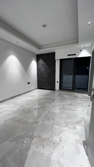 Room in 3 BHK Builder Floor at Saket – for Rent