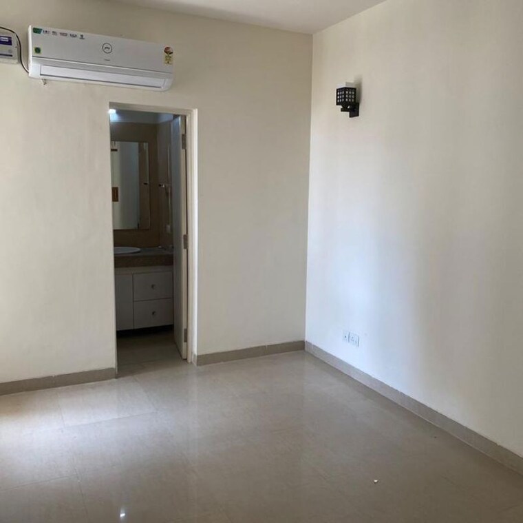 Room, emaar-emerald-estate 3 Bedroom 1320 Sq.Ft. Apartment In Medawas Gurgaon 10036637