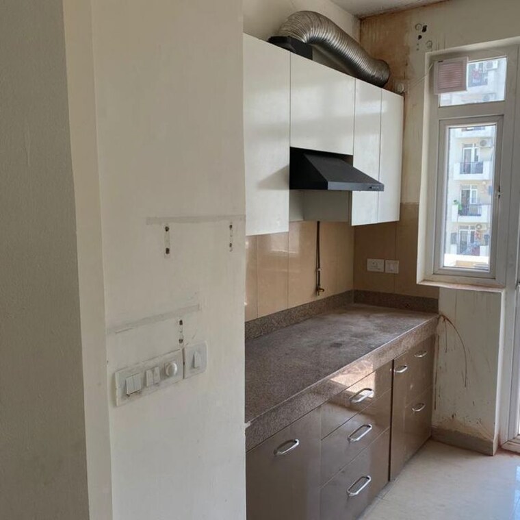 Kitchen, emaar-emerald-estate 3 Bedroom 1320 Sq.Ft. Apartment In Medawas Gurgaon 10036637