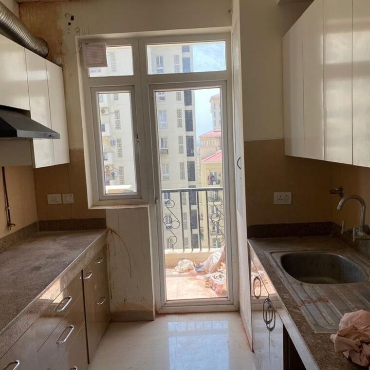 Kitchen, emaar-emerald-estate 3 Bedroom 1320 Sq.Ft. Apartment In Medawas Gurgaon 10036637