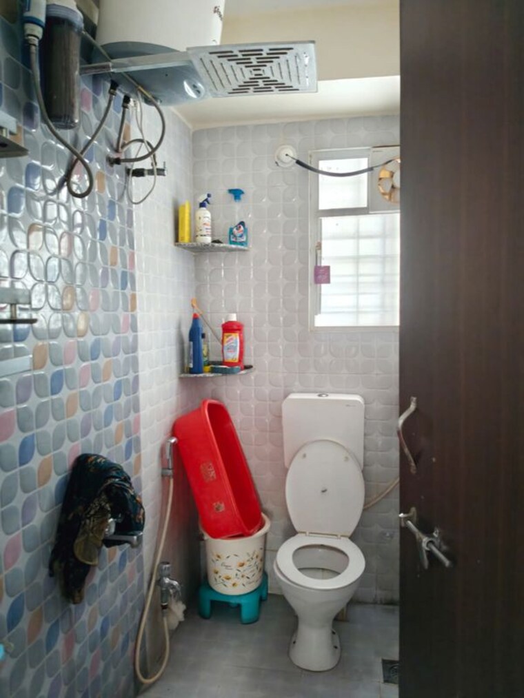 Bathroom, mak-snehangan-residency 2 Bedroom 750 Sq.Ft. Apartment In Wakad Pune 10036646