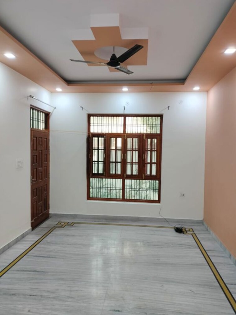 Room, gomti nagar 2 Bedroom 2150 Sq.Ft. Builder Floor In Gomti Nagar Lucknow 10036649