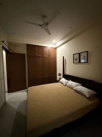 Bedroom in 3 BHK Builder Floor at Sector 43 – for Rent