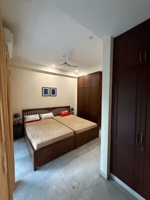 Bedroom in 3 BHK Builder Floor at Sector 43 – for Rent