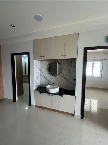 Room in 3 BHK Apartment at Prestige Beverly Hills, Kokapet – for Rent