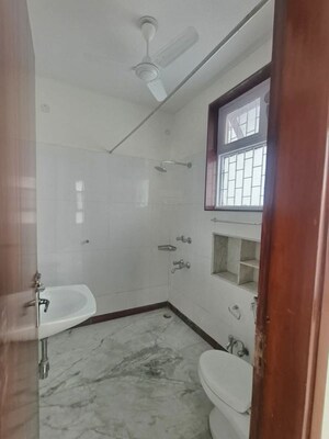 Bathroom in 6+ BHK Apartment at Safdarjung Enclave – for Rent