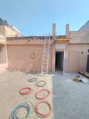 Terrace in 6+ BHK Apartment at Safdarjung Enclave – for Rent