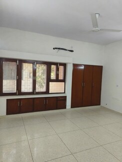 6+ BHK + Servant Room Apartment For Rent in Safdarjung Enclave