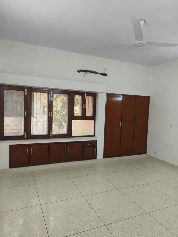6+ BHK + Servant Room Apartment For Rent in Safdarjung Enclave