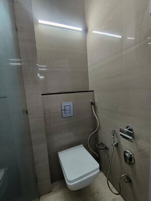 Bathroom in 6+ BHK Apartment at Safdarjung Enclave – for Rent