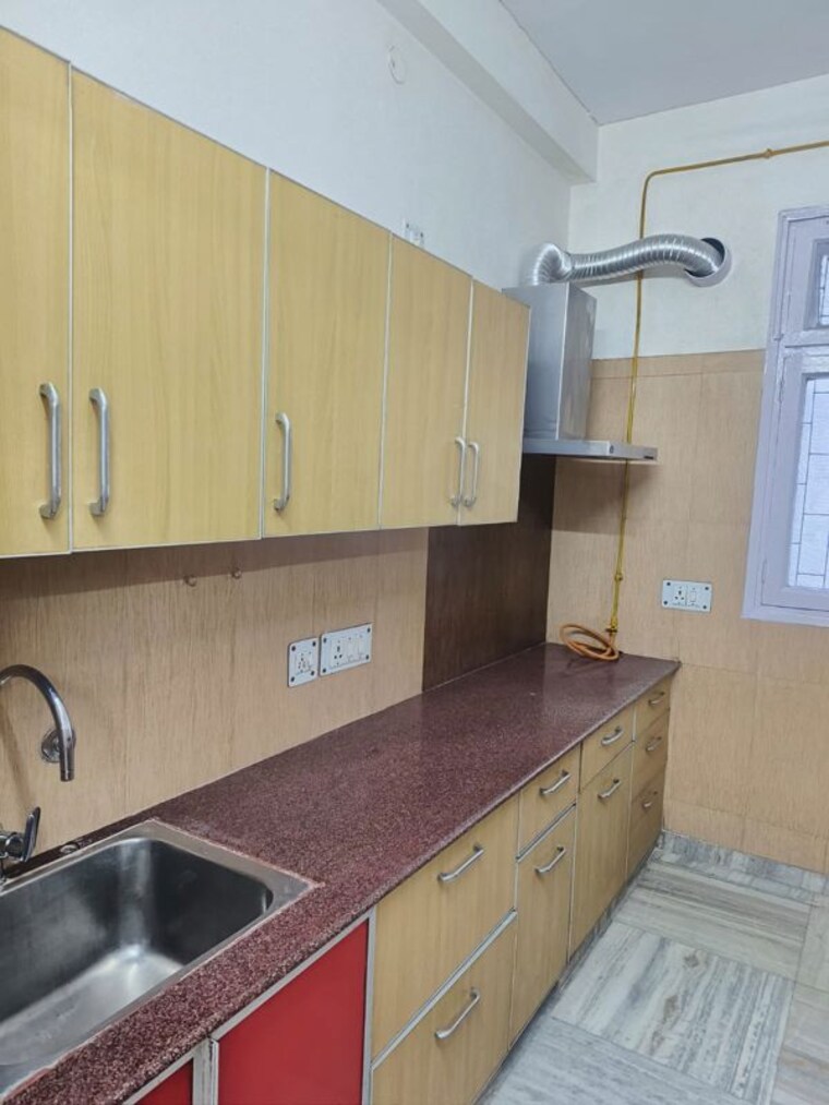 Kitchen, safdarjung enclave 6+ Bedroom 500 Sq.Yd. Apartment In Safdarjung Enclave Delhi 10036760