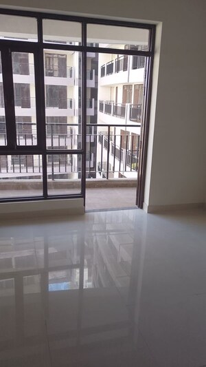 Room in 2 BHK Apartment at Cosmos Express 99, Sector 99 – for Sale
