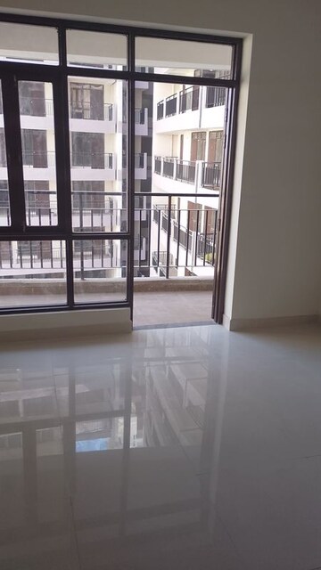 Room in 2 BHK Apartment at Cosmos Express 99, Sector 99 – for Sale
