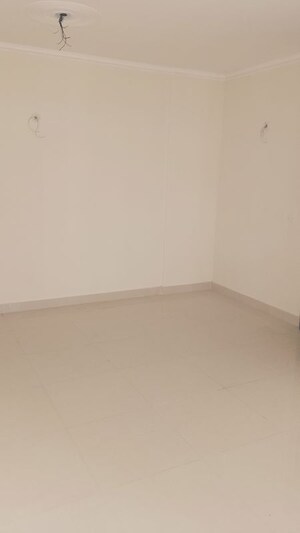 Room in 2 BHK Apartment at Cosmos Express 99, Sector 99 – for Sale
