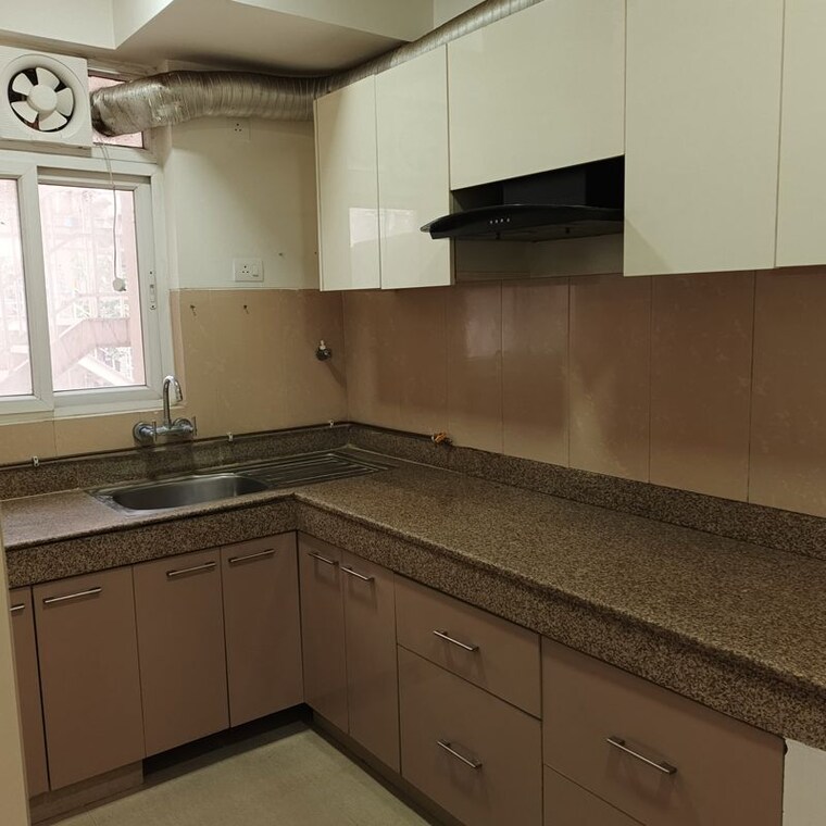 Kitchen, emaar-emerald-floors-premier 3.5 Bedroom 1600 Sq.Ft. Apartment In Sector 65 Gurgaon 10036804