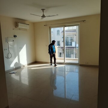 Room in 4 BHK Apartment at Emaar Emerald Floors Premier, Sector 65 – for Rent