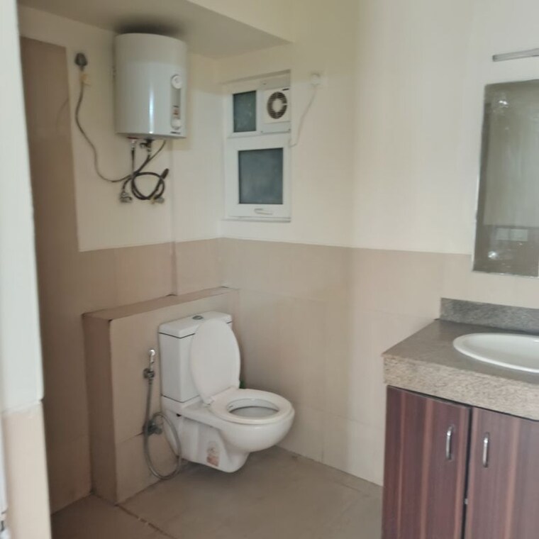 Bathroom, emaar-emerald-floors-premier 4 Bedroom 1975 Sq.Ft. Apartment In Sector 65 Gurgaon 10036859