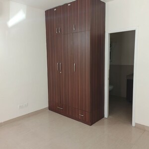 Room in 4 BHK Apartment at Emaar Emerald Floors Premier, Sector 65 – for Rent