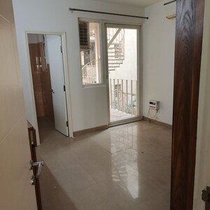 Room in 4 BHK Apartment at Emaar Emerald Floors Premier, Sector 65 – for Rent