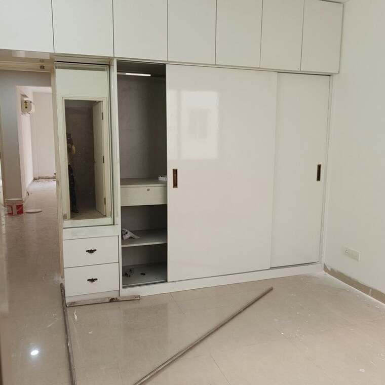 Bathroom, emaar-emerald-floors-premier 4 Bedroom 1975 Sq.Ft. Apartment In Sector 65 Gurgaon 10036859