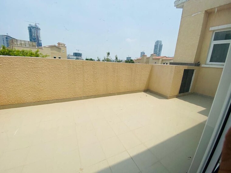 Balcony, sector 66 5 Bedroom 6500 Sq.Ft. Villa In Sector 66 Gurgaon 10036885