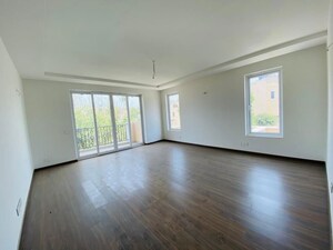 Room in 5 BHK Villa at Sector 66 – for Rent