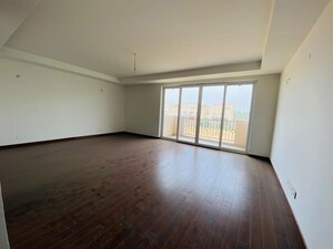 Room in 5 BHK Villa at Sector 66 – for Rent