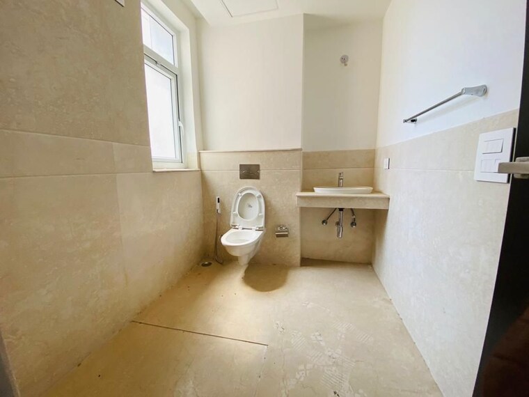 Bathroom, sector 66 5 Bedroom 6500 Sq.Ft. Villa In Sector 66 Gurgaon 10036885