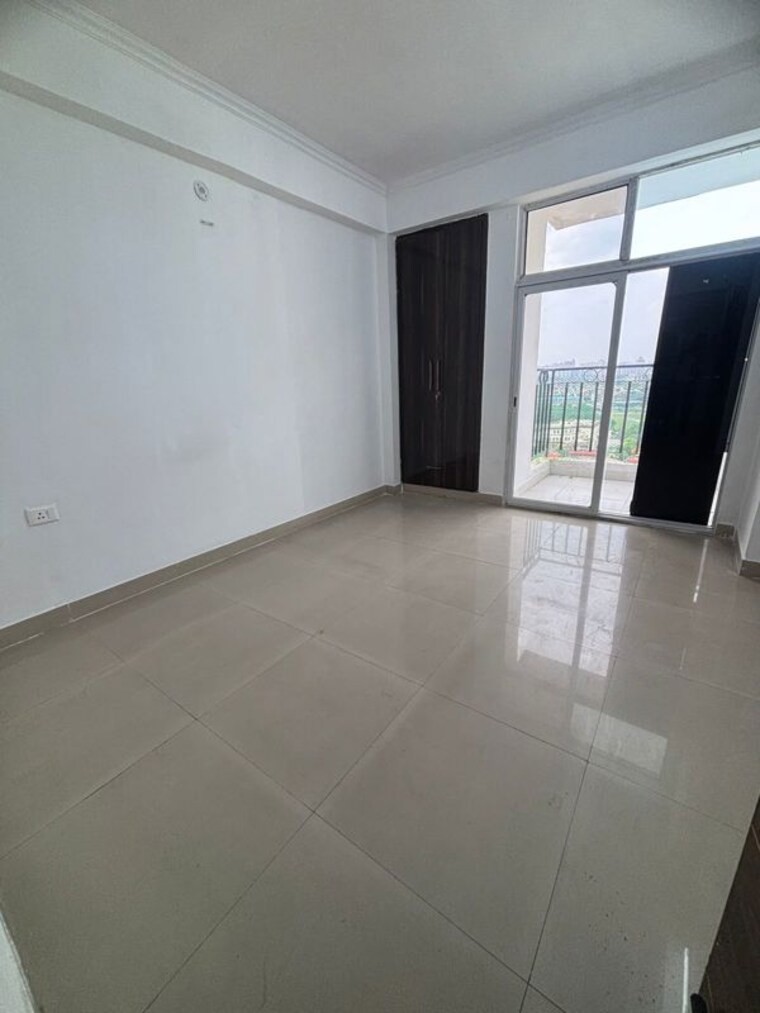 Room, nirala-estate 2.5 Bedroom 955 Sq.Ft. Apartment In Tech Zone 4 Greater Noida Greater Noida 9515517