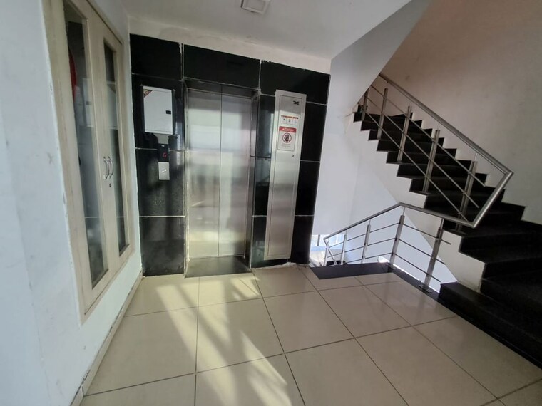 Kitchen, sector 63 Commercial Office Space 3500 Sq.Ft. In Sector 63 Noida 10036870