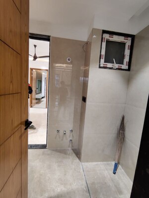 Bathroom in 4 BHK Builder Floor at Green Fields Colony – for Rent