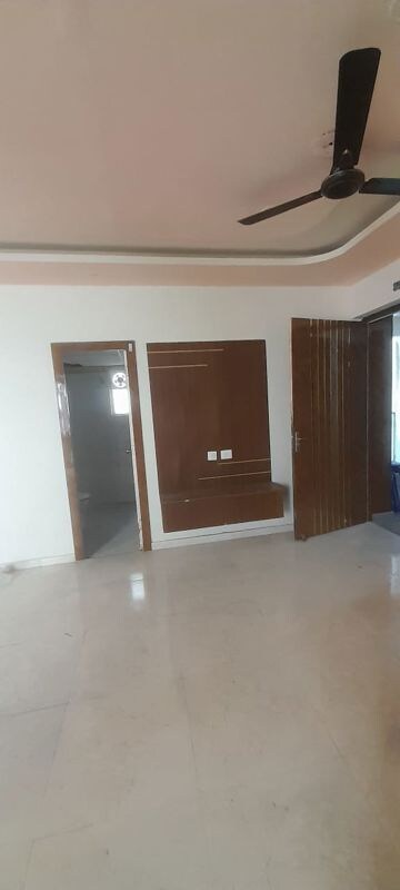 Room in 2 BHK Apartment at Signature Global The Millennia, Sector 37d – for Rent