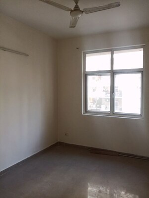 Room in 3 BHK Apartment at Mahagun Mywoods, Sector 16c Greater Noida – for Rent