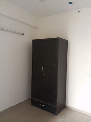 Room in 3 BHK Apartment at Mahagun Mywoods, Sector 16c Greater Noida – for Rent