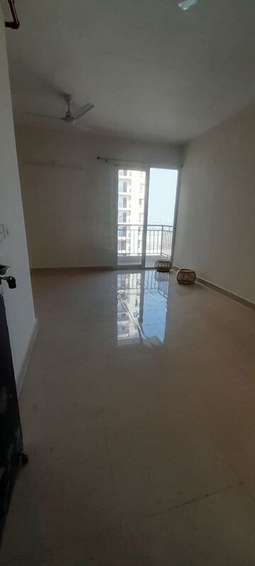 Room in 2 BHK Apartment at Signature Global The Millennia, Sector 37d – for Rent