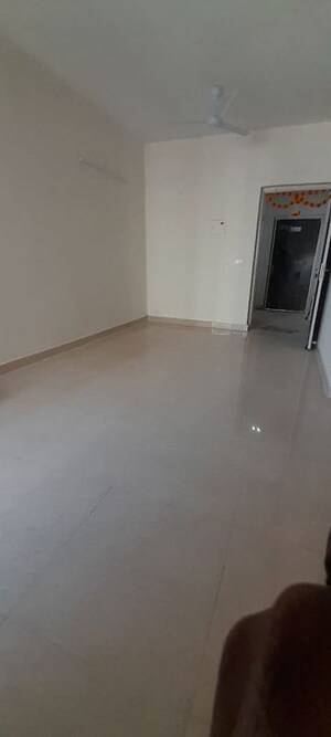 Room in 2 BHK Apartment at Signature Global The Millennia, Sector 37d – for Rent