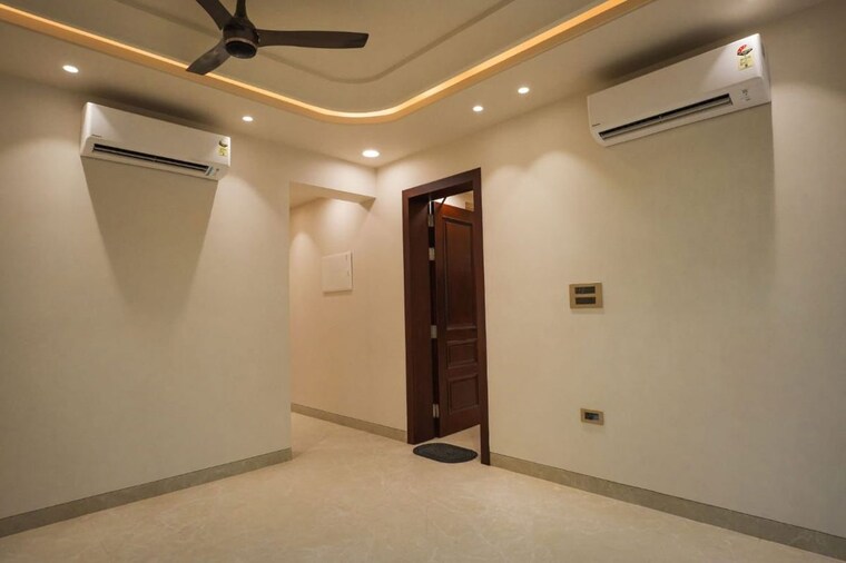 undefined, vasant vihar 4 Bedroom 550 Sq.Yd. Builder Floor In Vasant Vihar Delhi 10037052