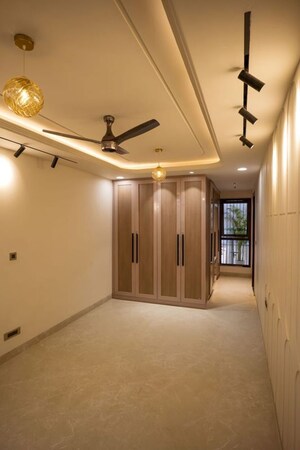 Room in 3 BHK Builder Floor at Vasant Vihar – for Sale