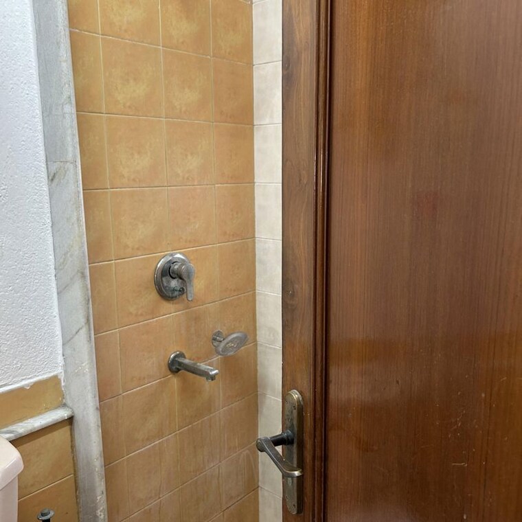 Bathroom, ats-green-village 3 Bedroom 1300 Sq.Ft. Apartment In Sector 93a Noida 10037358