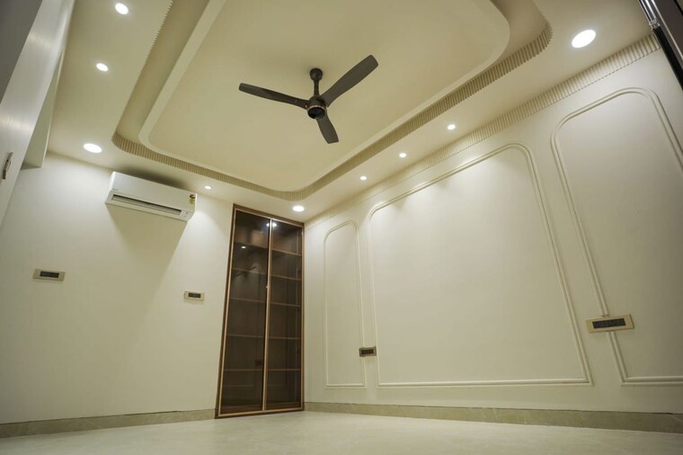 undefined, vasant vihar 3 Bedroom 300 Sq.Yd. Builder Floor In Vasant Vihar Delhi 10037155