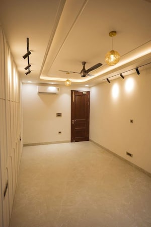 Room in 4 BHK Builder Floor at Vasant Vihar – for Sale