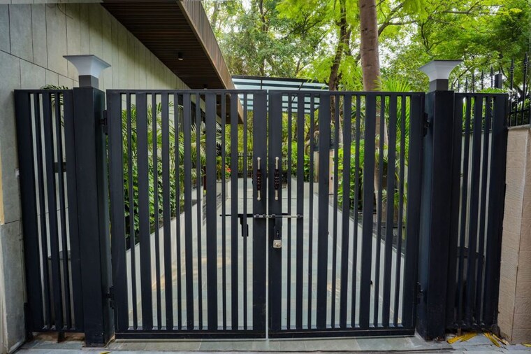 Balcony, vasant vihar 4 Bedroom 405 Sq.Yd. Builder Floor In Vasant Vihar Delhi 10037053