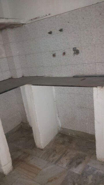 Bathroom in 2.5 BHK Builder Floor at Mayur Vihar – for Rent