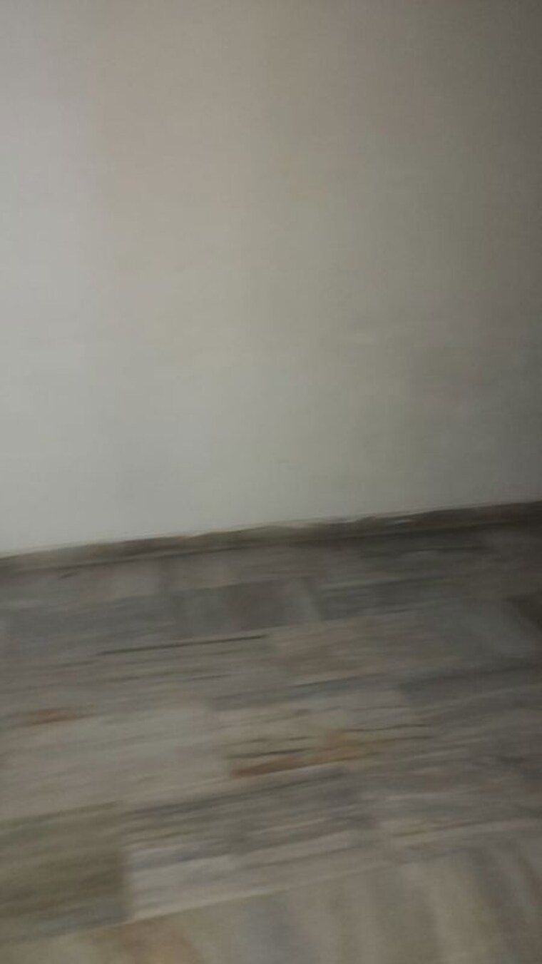 Room, mayur vihar 2.5 Bedroom 650 Sq.Ft. Builder Floor In Mayur Vihar Delhi 10037574