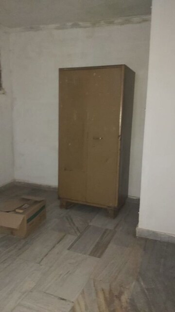 Room in 2.5 BHK Builder Floor at Mayur Vihar – for Rent